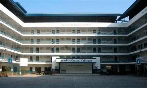 Republic Central Colleges: bachelor's programs offered.